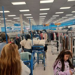Ross Dress for Less - Ahead of me in 1 line with one cash register open smh UNBELIEVABLE!!!