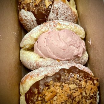 Mello - Raspberry Cream flanked by Chocolate Hazelnut - Donuts Near Me - Vancouver, British Columbia Mello - Raspberry Cream flanked by Chocolate Hazelnut - Donuts Near Me - Vancouver, British Columbia
