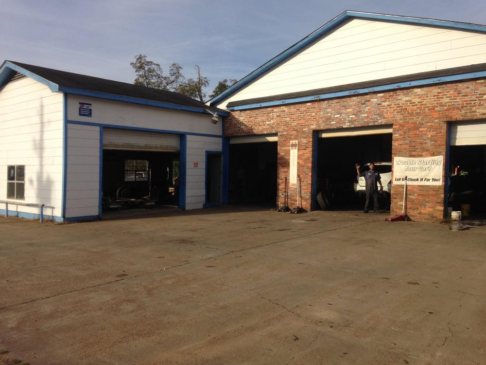 GREEN’S TIRE & SERVICE CENTER Updated September 2024 19465 N 3rd St