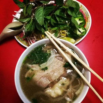 Pho 999 Reseda - Pho with steak and well done brisket. Good portions of steak but really fatty and rubbery brisket - Vietnamese Near Me - Reseda, California Pho 999 Reseda - Pho with steak and well done brisket. Good portions of steak but really fatty and rubbery brisket - Vietnamese Near Me - Reseda, California
