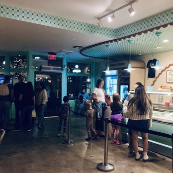 Moo Moo Mia - Interior (Part 2) - Ice Cream & Frozen Yogurt Near Me - Monrovia, California