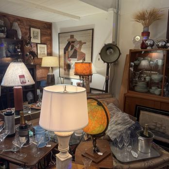 Lee Hartwell Antiques - Antiques Near Me - Callicoon, New York Lee Hartwell Antiques - Antiques Near Me - Callicoon, New York