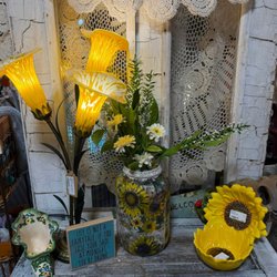 America's Antique Mall - Bright and cheerful finds at AAM Highland! Sunflower décor, glowing floral lamps, vintage lace, and whimsical treasures for your home.