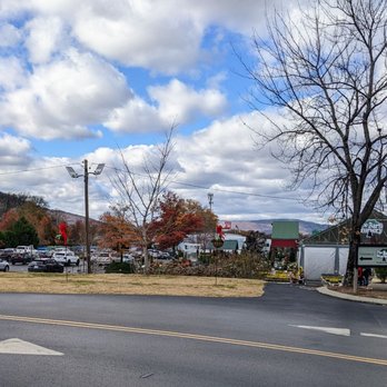 The Barn Nursery - Nurseries & Gardening Near Me - Chattanooga, Tennessee The Barn Nursery - Nurseries & Gardening Near Me - Chattanooga, Tennessee