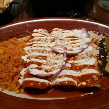 Adobo Grill - Enchiladas de pollo - Mexican Near Me - Chicago, Illinois