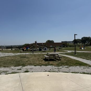 Paws & Pints - Yard - Dog Parks Near Me - Des Moines, Iowa Paws & Pints - Yard - Dog Parks Near Me - Des Moines, Iowa