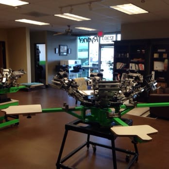 Ryonet - MAXIMO! This monster is a Riley Hopkins® Aero 6 Color 4 Station Press with Joystick Registration™ and XY Micro Registration - Printing Services Near Me - Vancouver, Washington