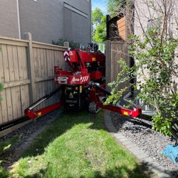 Spyderman Crane - Can carry heavy objects through tight spaces...