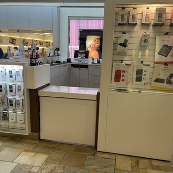 ZAGG FlatIron Crossing - Kiosk - Mobile Phone Repair Near Me - Broomfield, Colorado