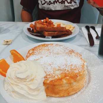 Aloha Kitchen - Breakfast & Brunch Near Me - Honolulu, Hawaii