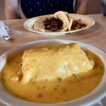 Taqueria Azteca De Oro - Burrito with Queso - Mexican Near Me - Elgin, Texas Taqueria Azteca De Oro - Burrito with Queso - Mexican Near Me - Elgin, Texas