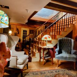 Captain Grant's, 1754 - Living room