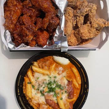 bb.q Chicken Kahala - Golden fries & secret sauce (half and half) ($30.99) Cream Ddeok Bokki ($14.99) - Chicken Wings Near Me - Honolulu, Hawaii