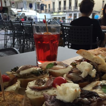 All'Ombra della Piazza - Aperitivo - Bistros Near Me - Padova, PD
