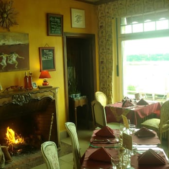 La Corderie - Cheminée du restaurant la corderie - French Near Me - Saint Malo, 35 La Corderie - Cheminée du restaurant la corderie - French Near Me - Saint Malo, 35