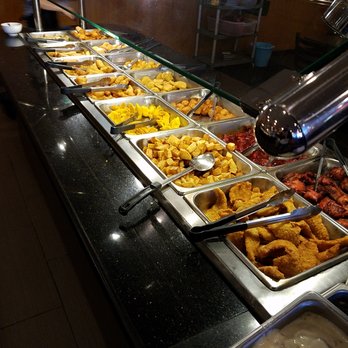 Dong's China Buffet - This line had Chinese appetizers, wings, breaded fish, & tandoori chicken - Chinese Near Me - Mooresville, Indiana