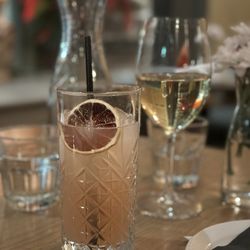 The Clarendon Tavern - Grapefruit Blossom