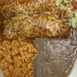 Postre Cafe - Shredded beef enchilada