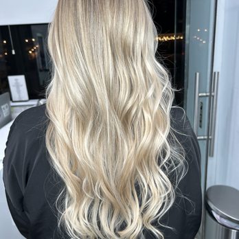 Davida Salon - Hair Extensions Near Me - New York, New York
