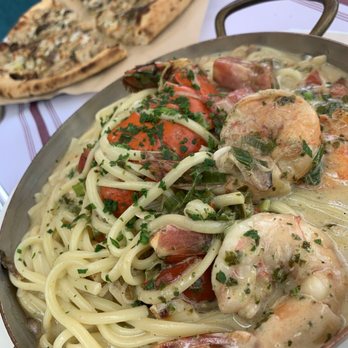 La Bicyclette - Linguine Pescatore & Champignons Wood-Oven Fried Pizza - French Near Me - Carmel, California