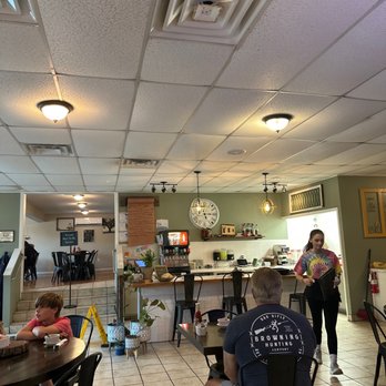 Todd + Rachel’s - a family in a restaurant - American Near Me - Tunkhannock, Pennsylvania Todd + Rachel’s - a family in a restaurant - American Near Me - Tunkhannock, Pennsylvania