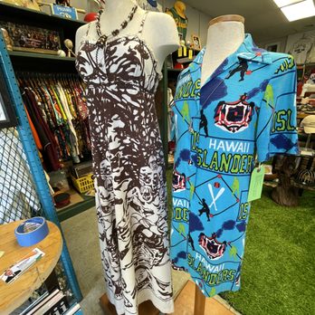 Old Queen Street Stadium - I wanted that dress on the right! - Gift Shops Near Me - Honolulu, Hawaii Old Queen Street Stadium - I wanted that dress on the right! - Gift Shops Near Me - Honolulu, Hawaii