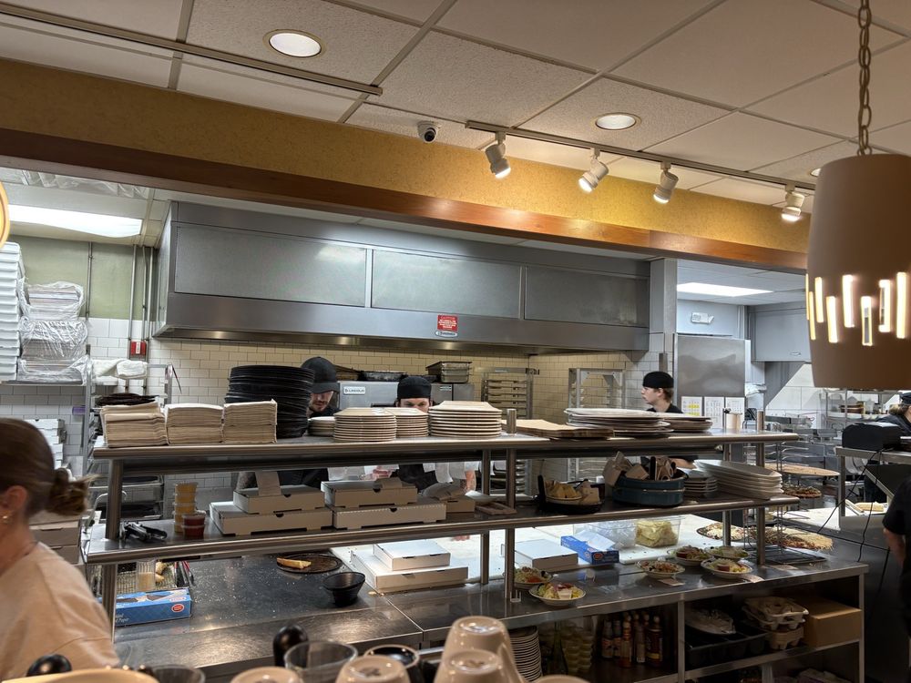 3 Joe’s Pizzeria & Trattoria