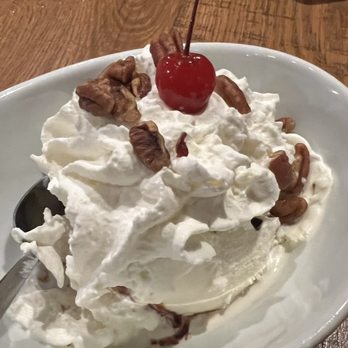 California Pizza Kitchen - Free dessert! My birthday treat - Pizza Near Me - Brea, California