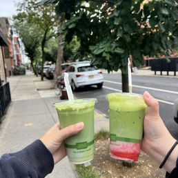 Iced matcha latte with vanilla & strawberry matcha latte