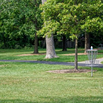Watts Park - Parks Near Me - Glencoe, Illinois