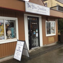 The Blue Dandelion Gifts and Collectables - Storefront view, front entrance. (April/2019)