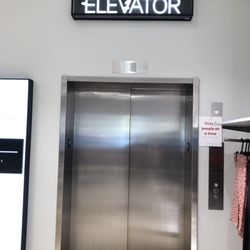 H&M - H&M Twelve Oaks Mall Elevator