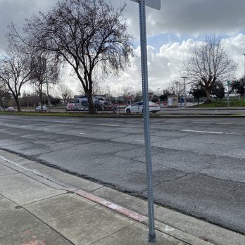 2/5/23 - went there today and there was nothing going on. A ghost town.  I haven't been in a few years, is it still in the parking lot ?
