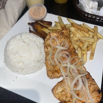 Don Cafe Restaurant - Pechuga de pollo encebollada - Spanish Near Me - West Palm Beach, Florida Don Cafe Restaurant - Pechuga de pollo encebollada - Spanish Near Me - West Palm Beach, Florida