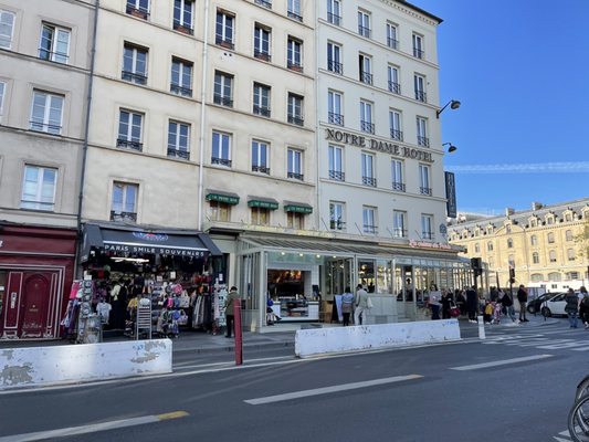 Latin Quarter by null