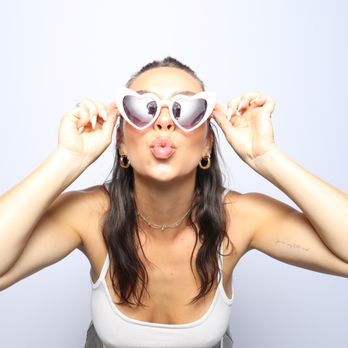 Infinity Circle 360 - Sunnies for the girls! - Photo Booth Rentals Near Me Infinity Circle 360 - Sunnies for the girls! - Photo Booth Rentals Near Me