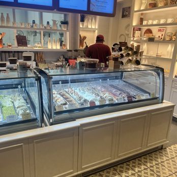 Bacio di Latte - Ice Cream & Frozen Yogurt Near Me - Etiwanda, California