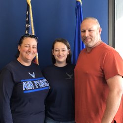 U.S. Air Force Active Duty Recruiting Office - Savanah and her lovely family before leaving for BMT!