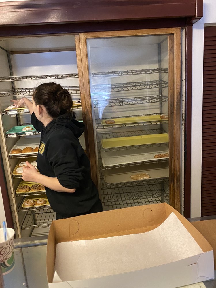 Gutzler's Donut Shop Logo