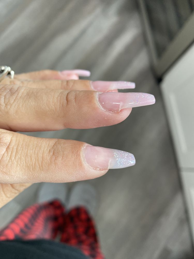 Paris Nails & Spa Logo