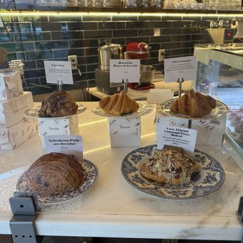 Vavin Dessert Bar - Bakeries Near Me - Honolulu, Hawaii Vavin Dessert Bar - Bakeries Near Me - Honolulu, Hawaii
