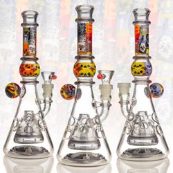 Looking Glass Smoke Shop and Gallery