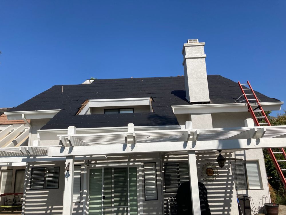 Slide of Gonzalo Roofing