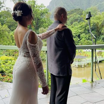 Haiku Gardens Weddings - First look - Venues & Event Spaces Near Me - Kaneohe, Hawaii