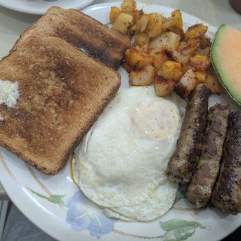 Leo's Place Diner - Breakfast & Brunch Near Me - Waltham, Massachusetts