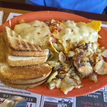 Muller's Diner - Southwestern omelet with home fries and toast - American Near Me - East Stroudsburg, Pennsylvania