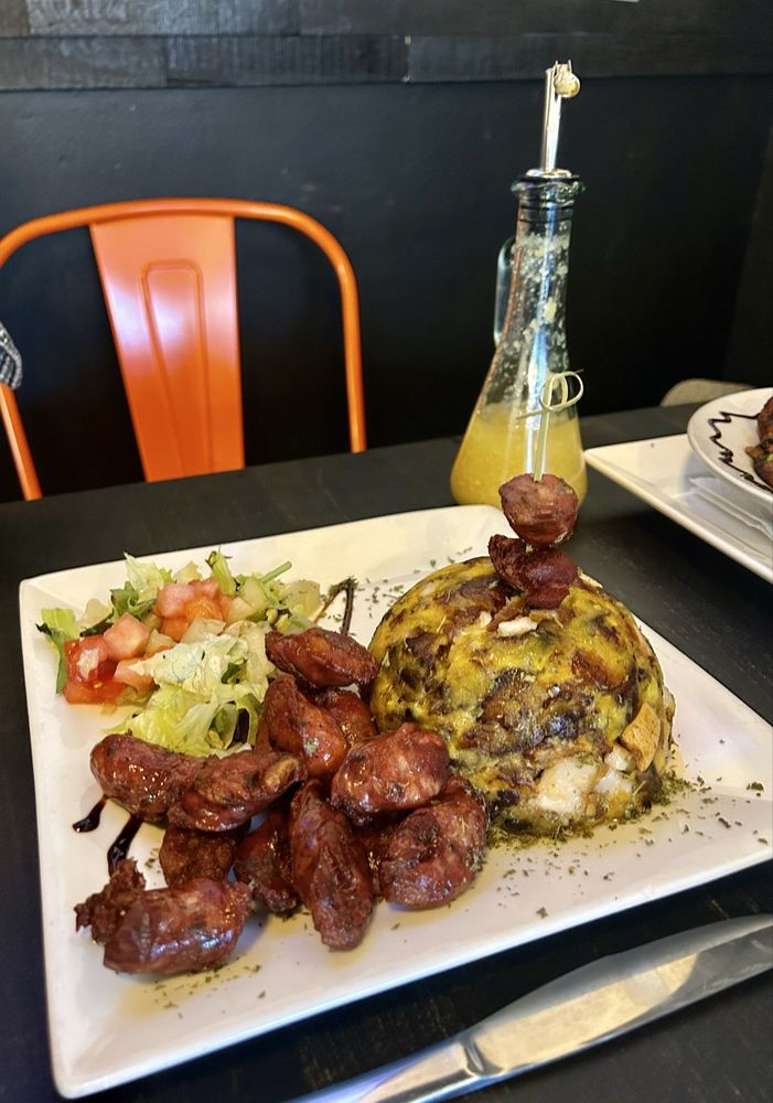 Food from Casa Del Mofongo