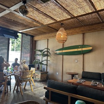 Belles Beach House - Tiki Bars Near Me - Venice, California Belles Beach House - Tiki Bars Near Me - Venice, California