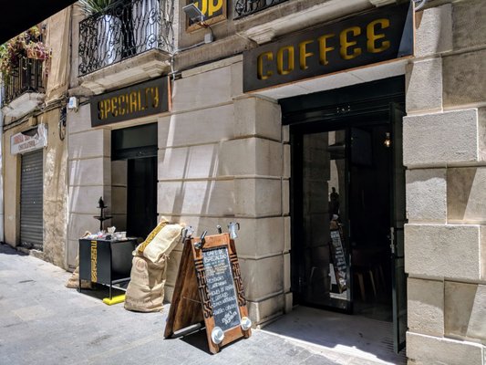 Madness Specialty Coffee by null