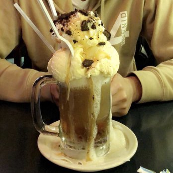 Fitz's - Trolley Car float. - New American Near Me - Saint Louis, Missouri